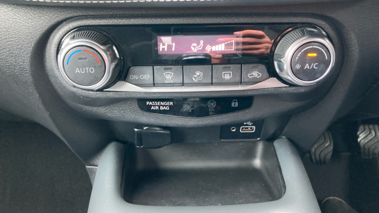 Nissan Juke 1.0 DiG-T N-Connecta 5dr Petrol Hatchback